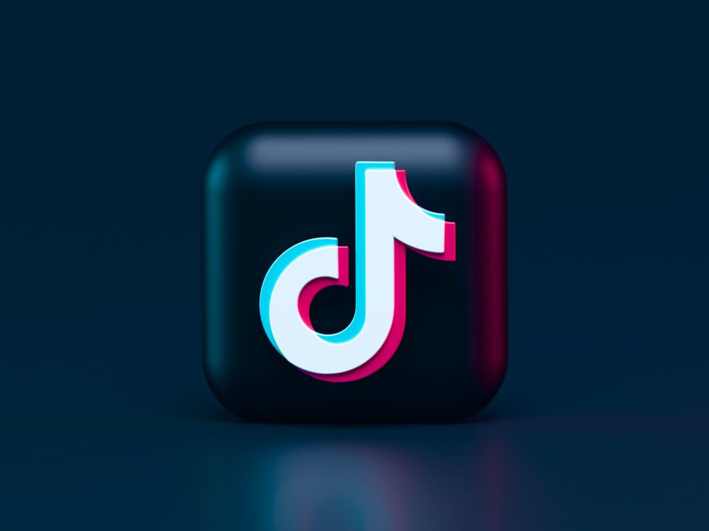 TikTok 3d Icon Concept. Dark Mode Style ? Write me: alexanderbemore@gmail.com, if you need 3D visuals for your products.Made the 3d icon of video-sharing social networking service owned by ByteDance.